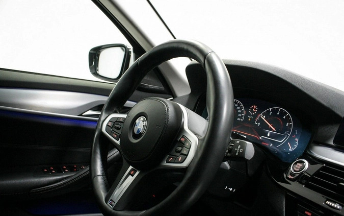 BMW Seria 5 cena 139900 przebieg: 97000, rok produkcji 2018 z Orzysz małe 326